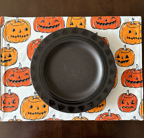 Retro Pumpkins Halloween Placemat