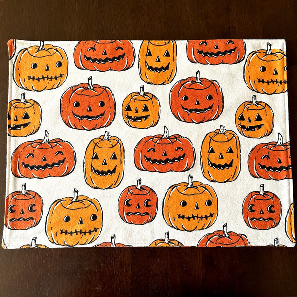 Retro Pumpkins Halloween Placemat