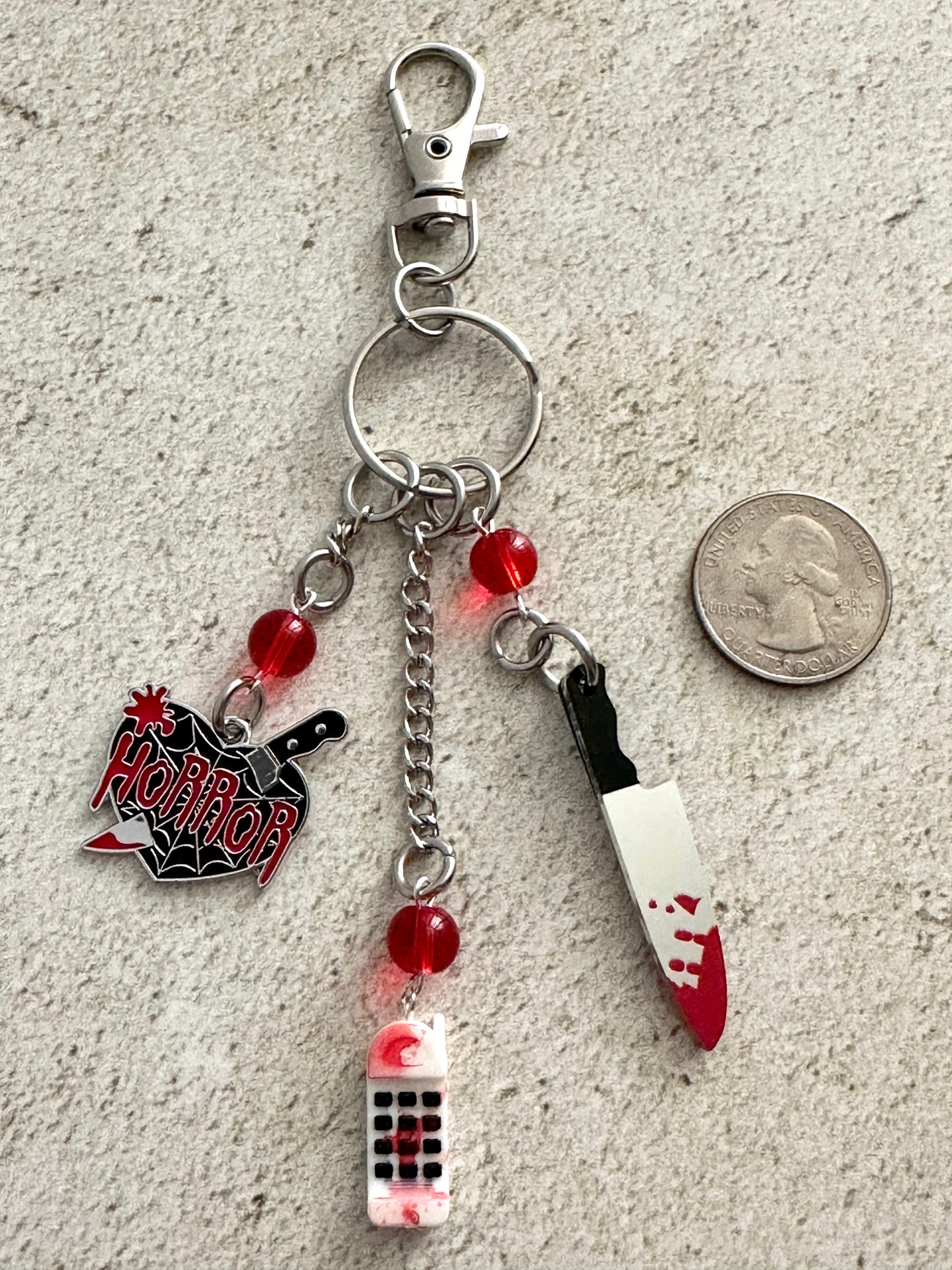 90s Slasher Keychain – Retro Horror Movie Bag Charm for Horror Fans & Final Girls