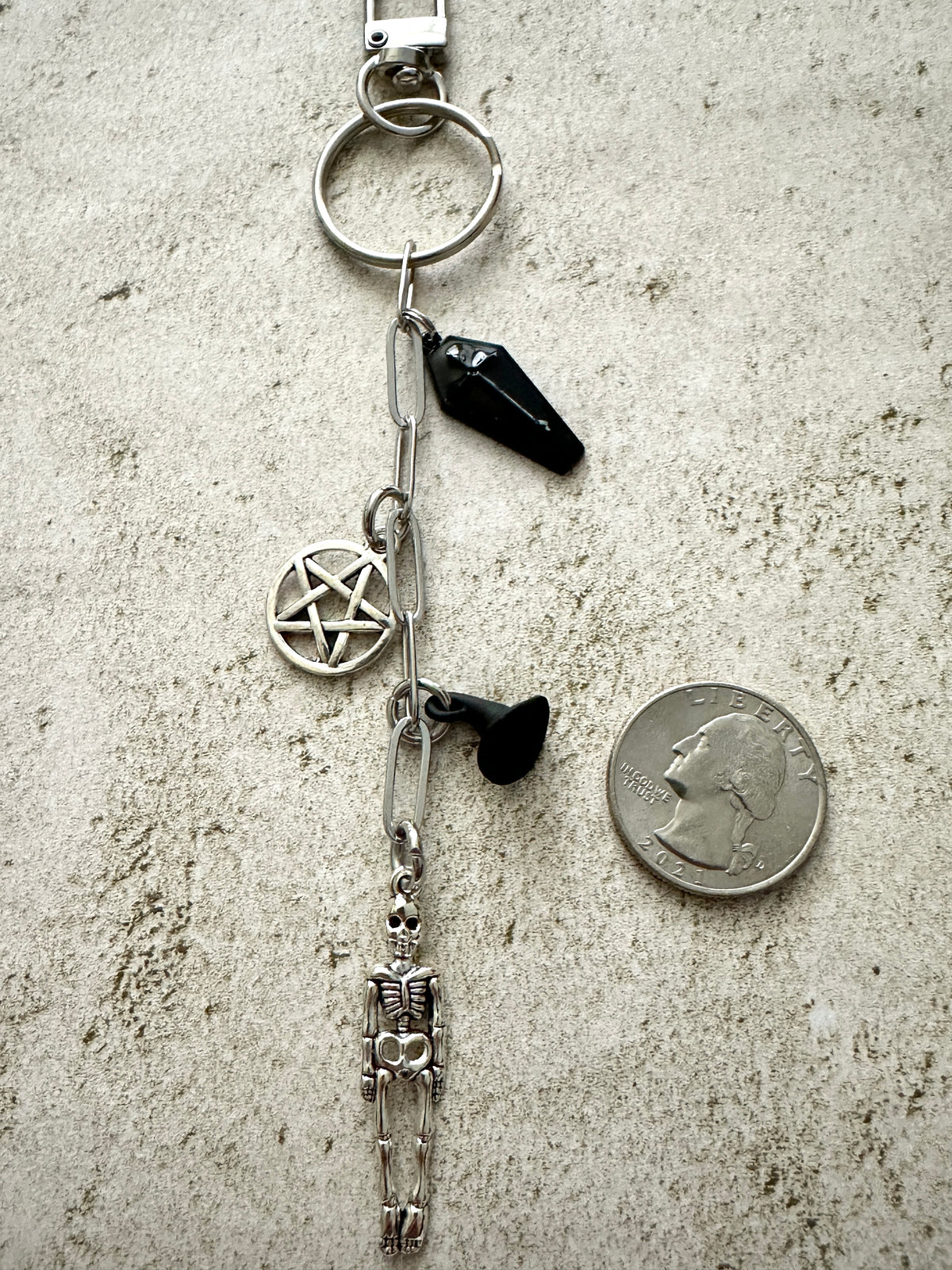 Spooky Horror Bag Charm Keychain – Silver & Black Coffin, Pentacle, Witch Hat & Skeleton Charm