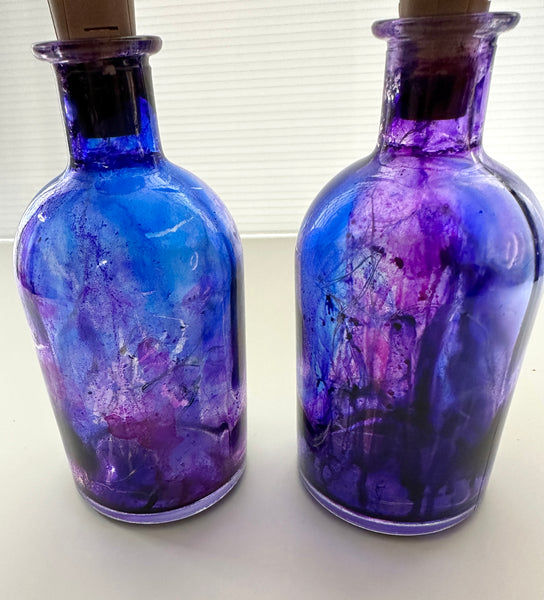 Light Up Painted Glass Bottle with Fairy Lights – Purple & Blue Alcohol Ink Decor