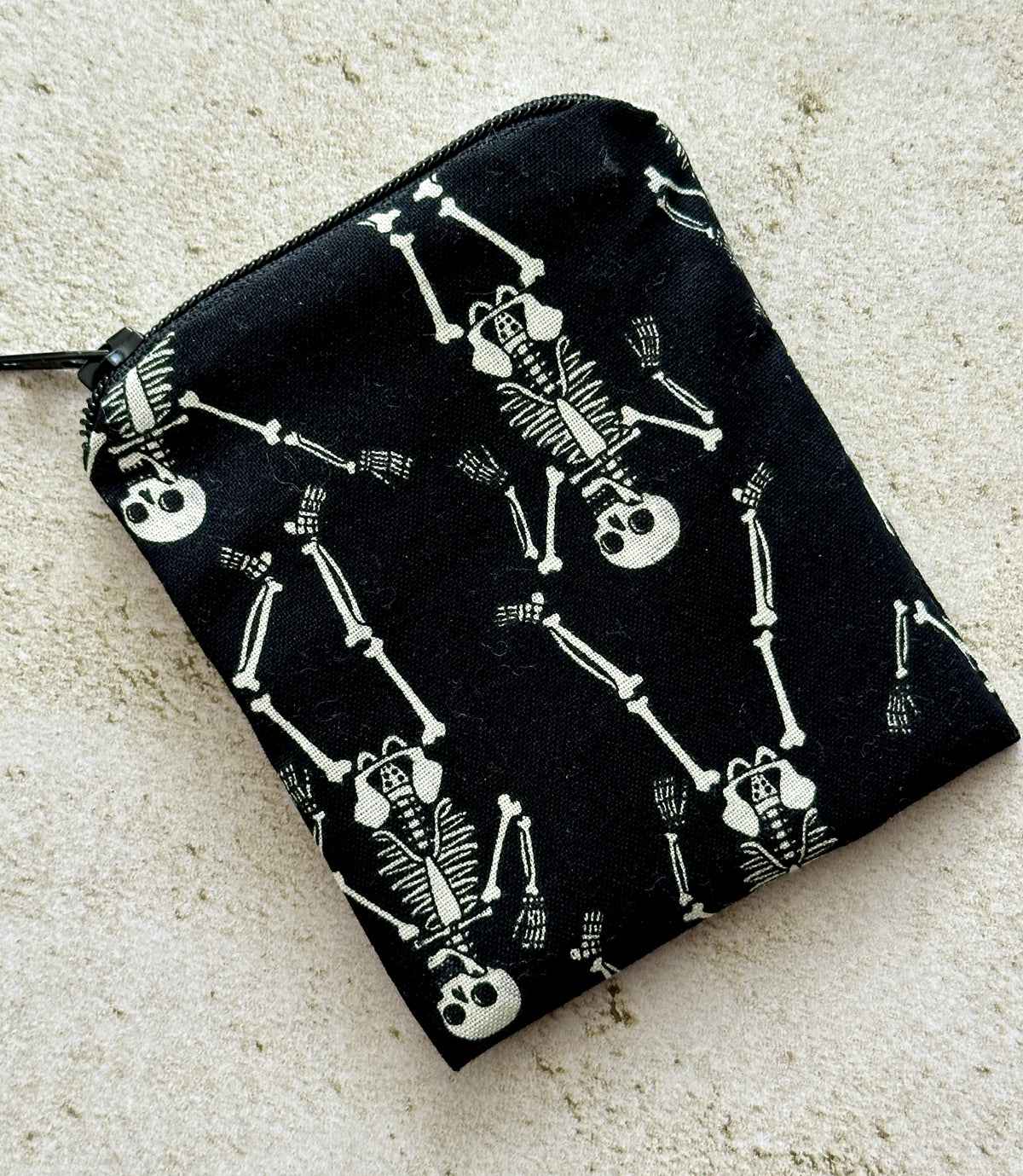Skeleton Mojo Bag – Spooky Fabric Pouch for Crystals, Coins, Candy & Earbuds