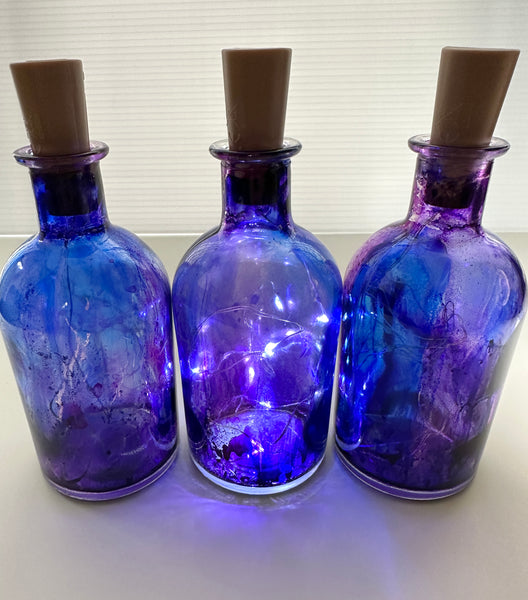 Light Up Painted Glass Bottle with Fairy Lights – Purple & Blue Alcohol Ink Decor