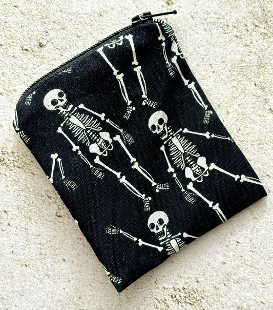 Skeleton Mojo Bag – Spooky Fabric Pouch for Crystals, Coins, Candy & Earbuds