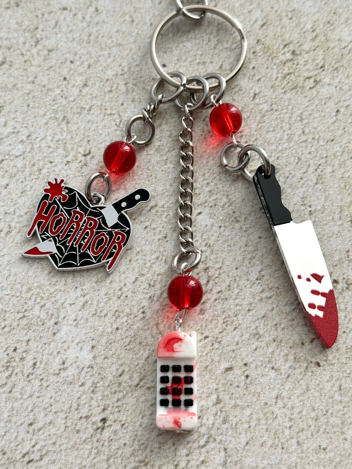 90s Slasher Keychain – Retro Horror Movie Bag Charm for Horror Fans & Final Girls