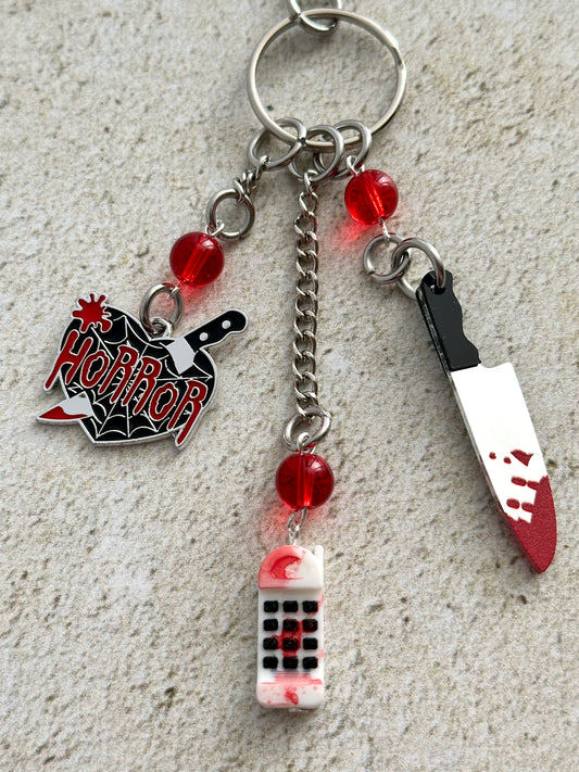 90s Slasher Keychain – Retro Horror Movie Bag Charm for Horror Fans & Final Girls