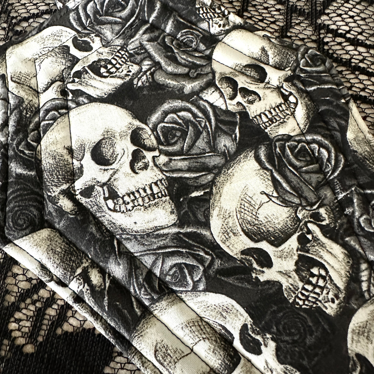 Coffin Pot Holder - Skulls & Roses