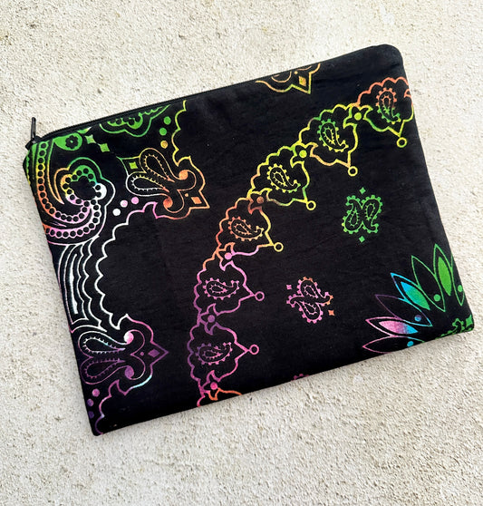 Rainbow Paisley Tarot Bag Zipper Pouch – Witchy Gift for Tarot & Oracle Card Readers