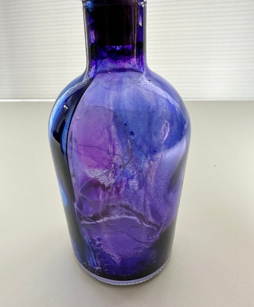 Light Up Painted Glass Bottle with Fairy Lights – Purple & Blue Alcohol Ink Decor